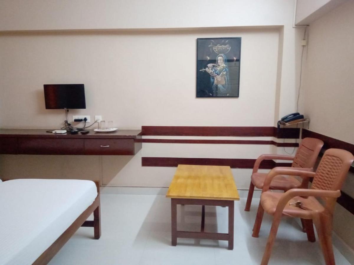 Sangeetha Tourist Home تريفِندرم المظهر الخارجي الصورة