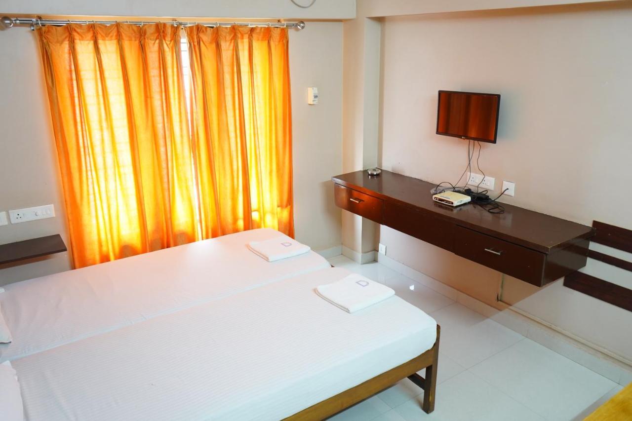 Sangeetha Tourist Home تريفِندرم المظهر الخارجي الصورة