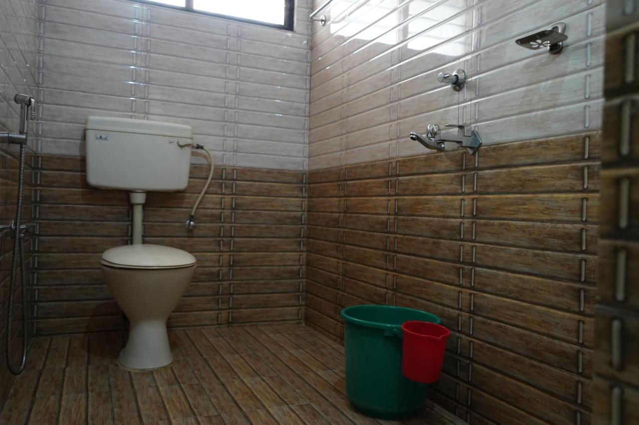 Sangeetha Tourist Home تريفِندرم المظهر الخارجي الصورة